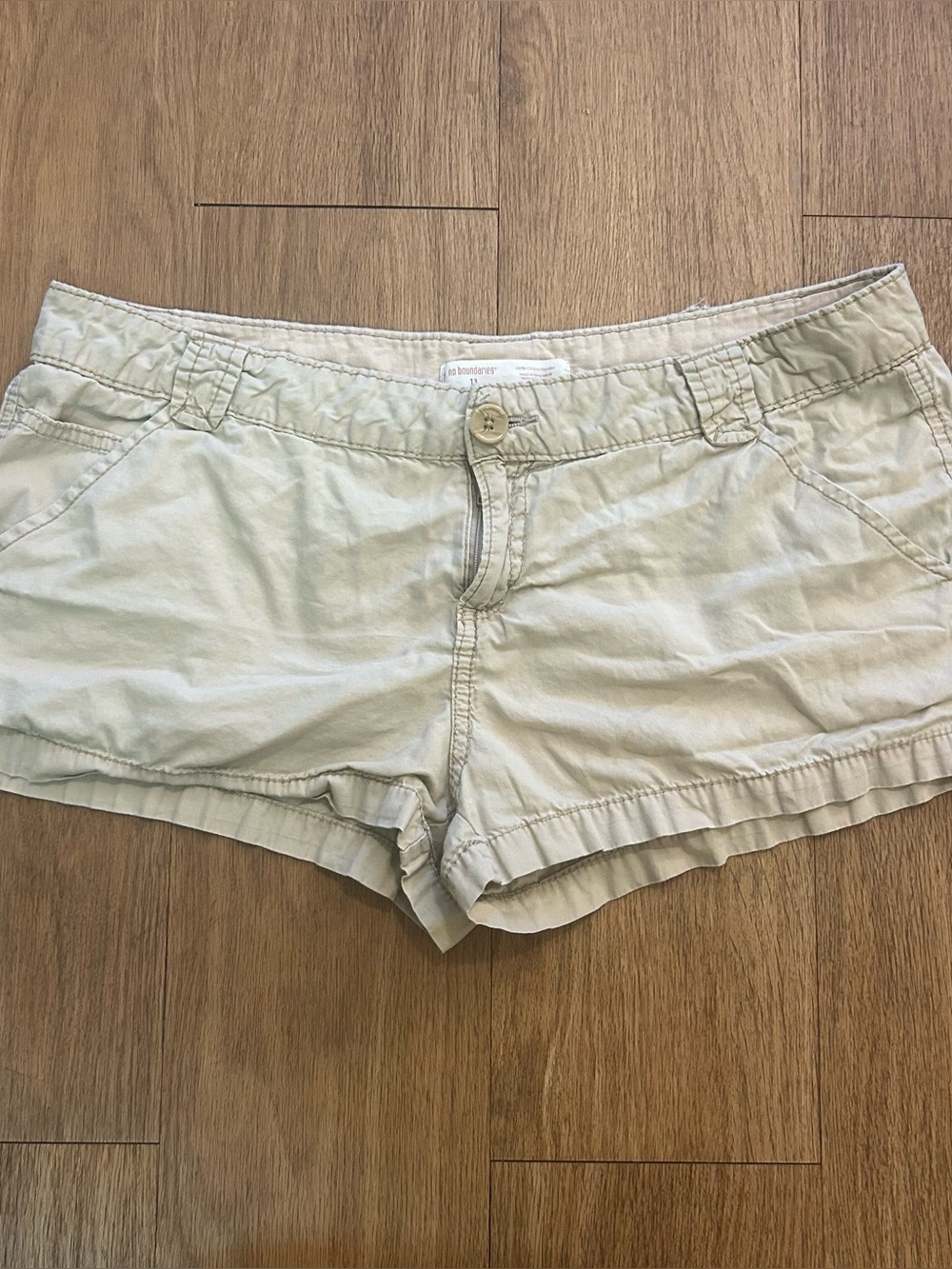 Vintage Y2K No Boundaries Khaki Shorts Size 13